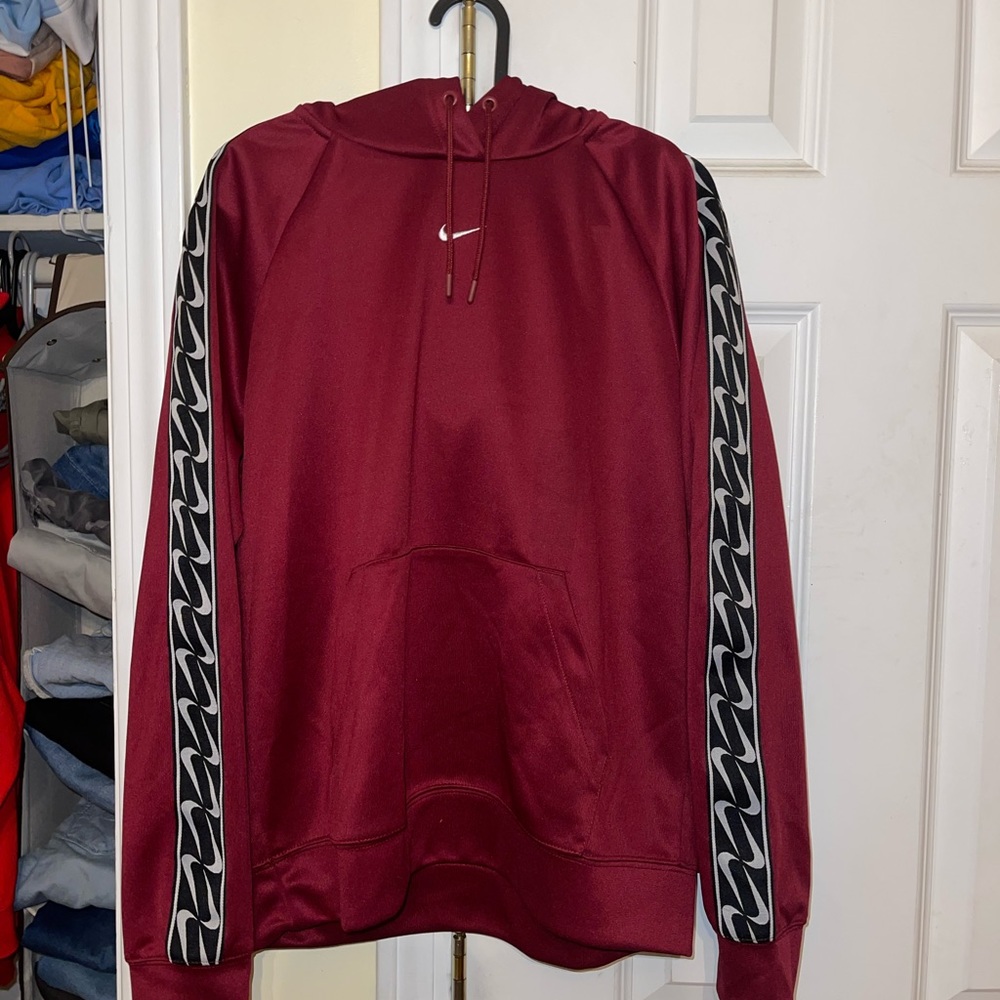 Maroon Nike Sweatshirt